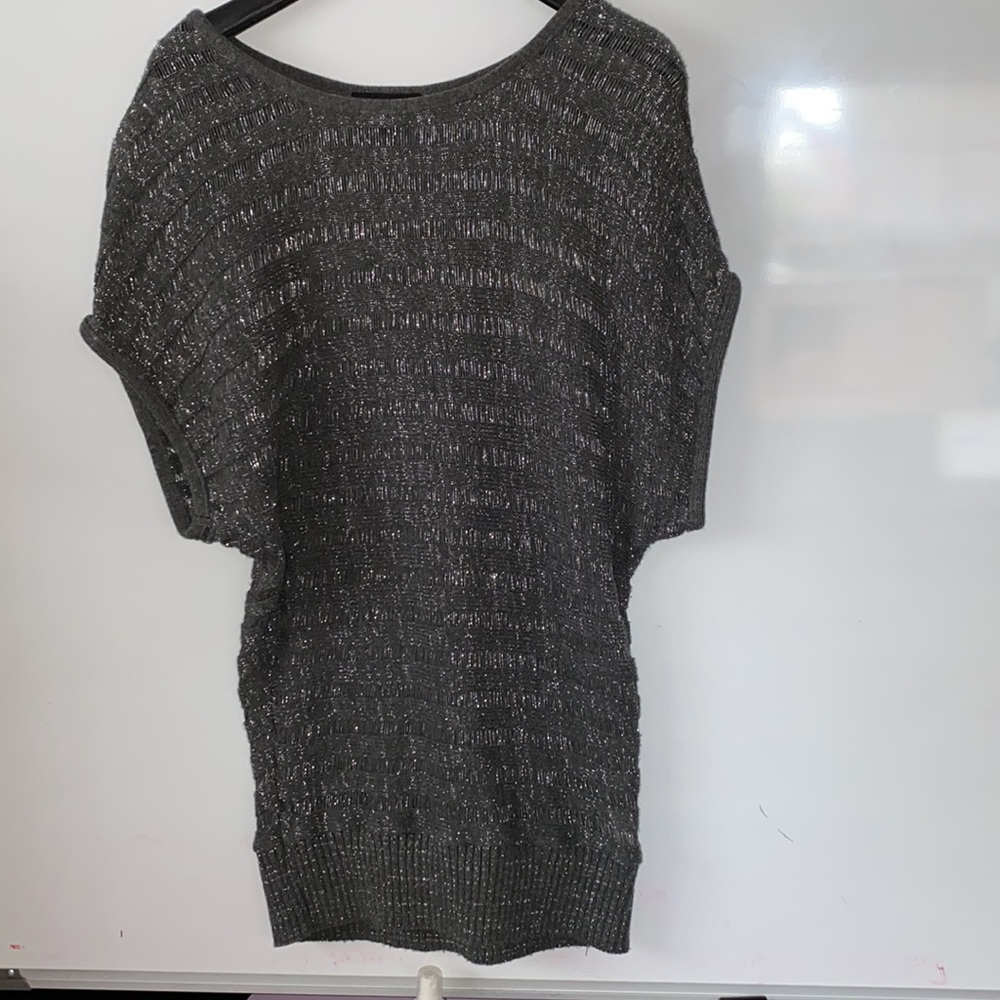 NWOT BYLINE SHIMMER GREY TOP